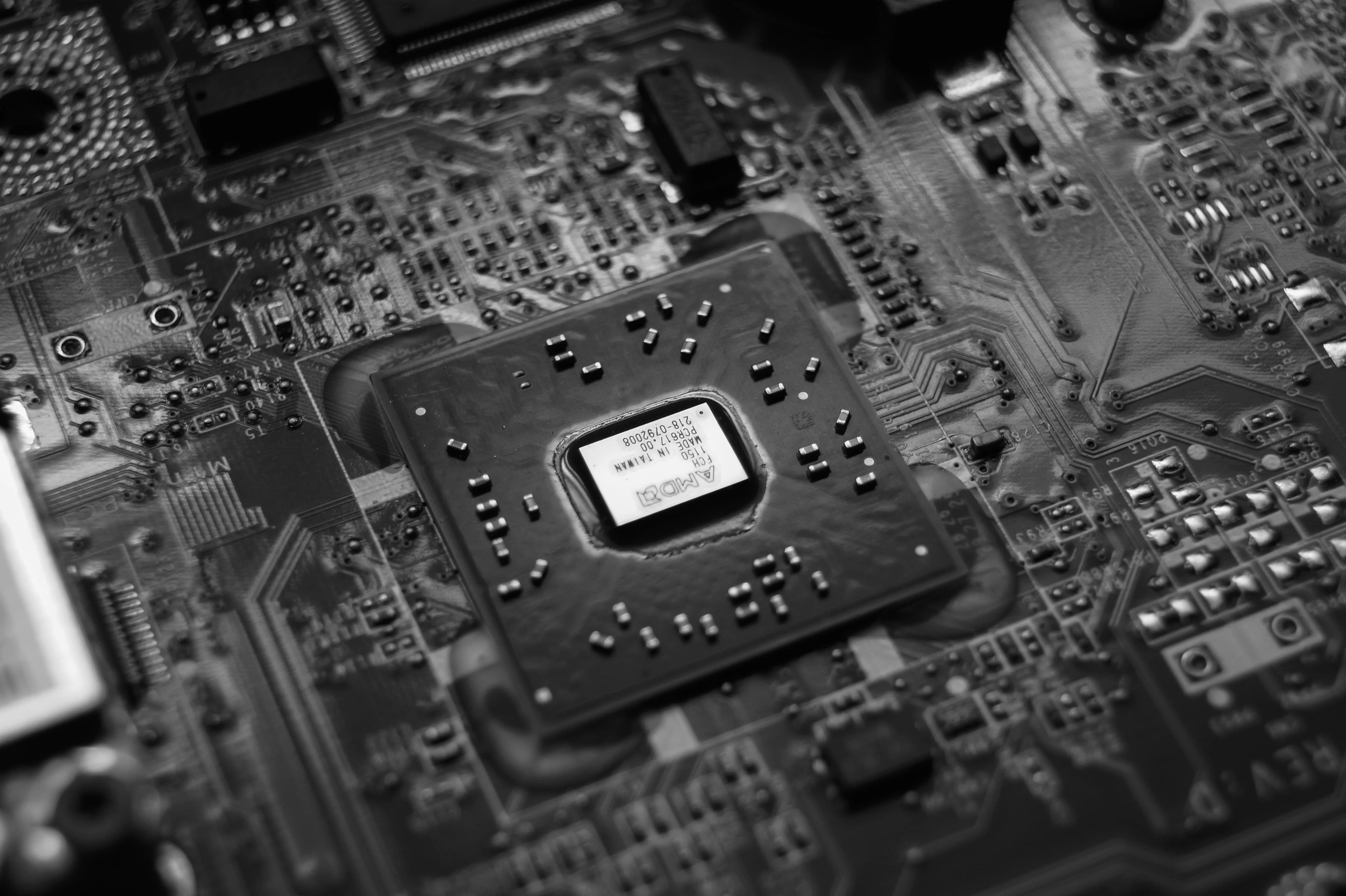 What SaaS product marketers get wrong about hardware